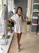 Afbeelding in Gallery-weergave laden, Vestido Branco com Aplicação de Brilhos - Jijil
