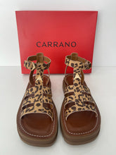 Charger l&#39;image dans la galerie, Sandália Gladiadora Animal Print -
