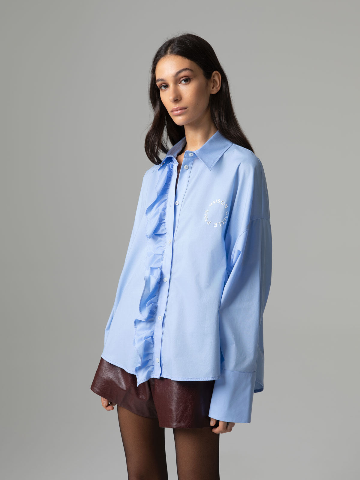 Camisa Oversized com Folhos Branco – Gaëlle Paris