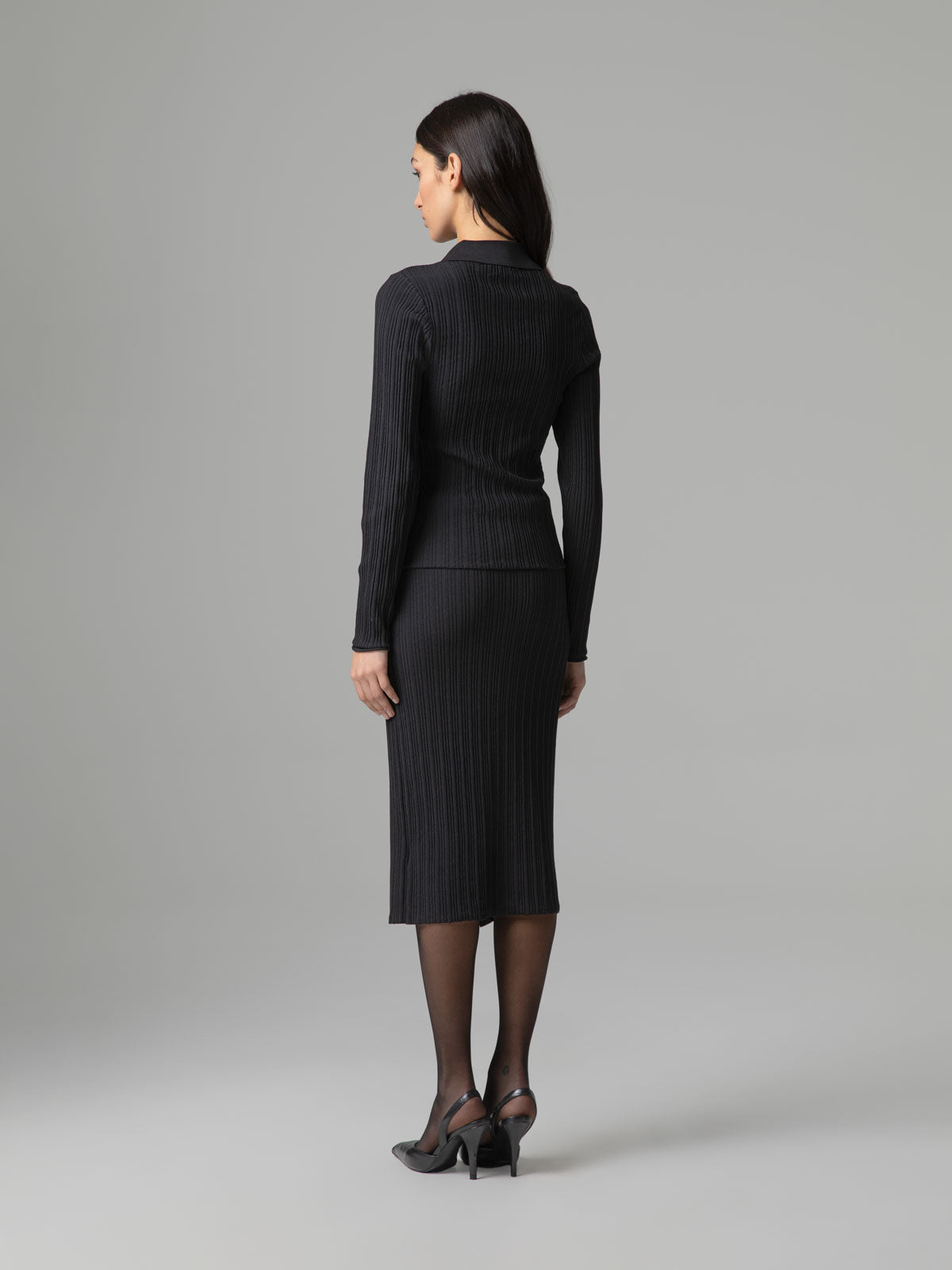 Polo de Malha com Botão de Logo Preto – Gaëlle Paris