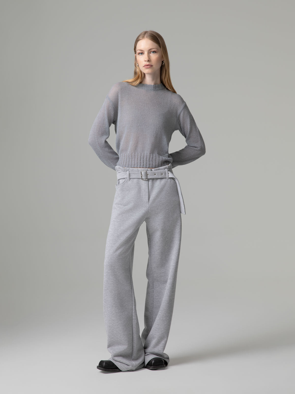Camisola de Malha com Logo Bordado Cinzento – Gaëlle Paris