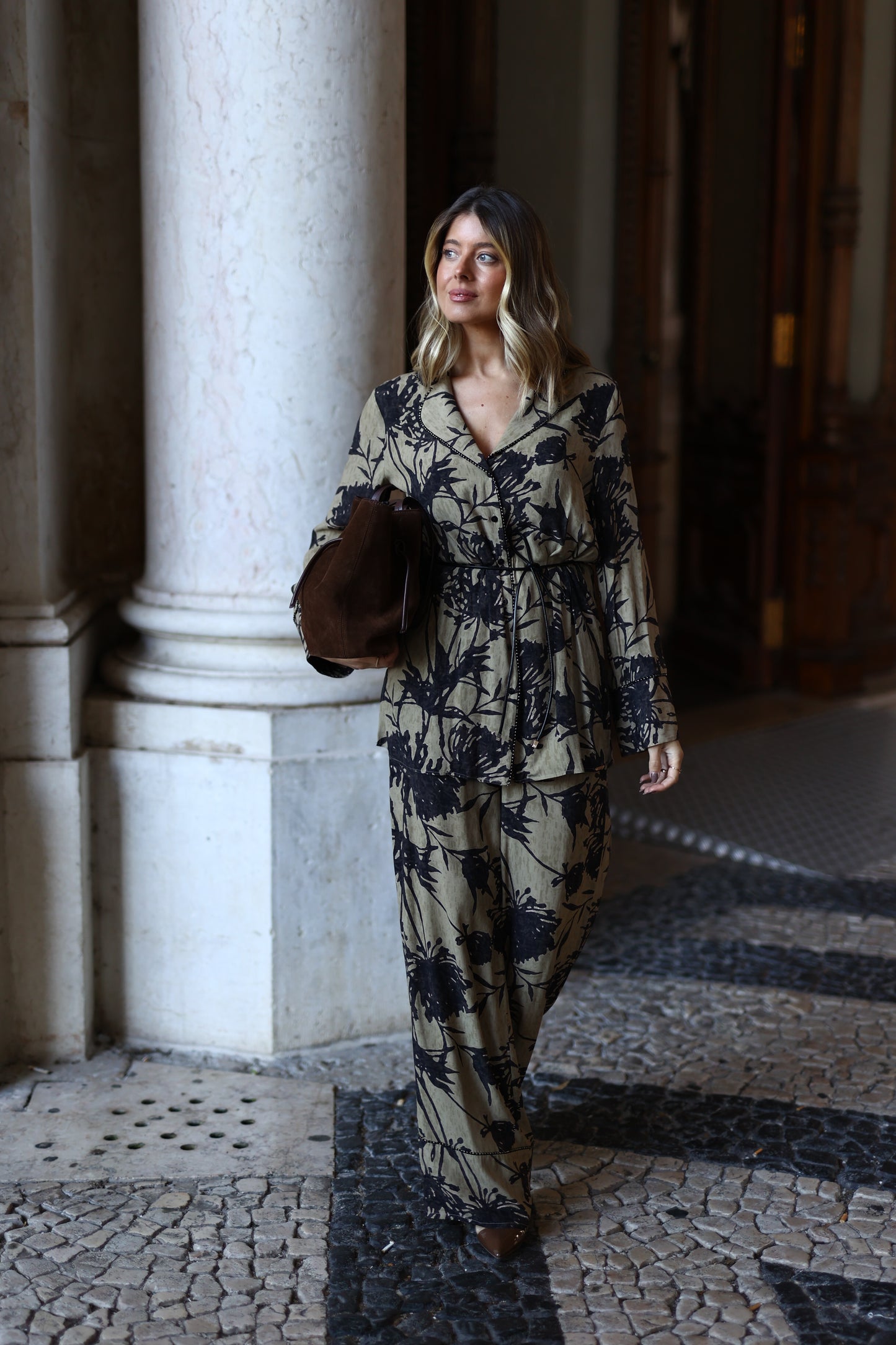 Blusa Estampada Com Decote em V - Scripta