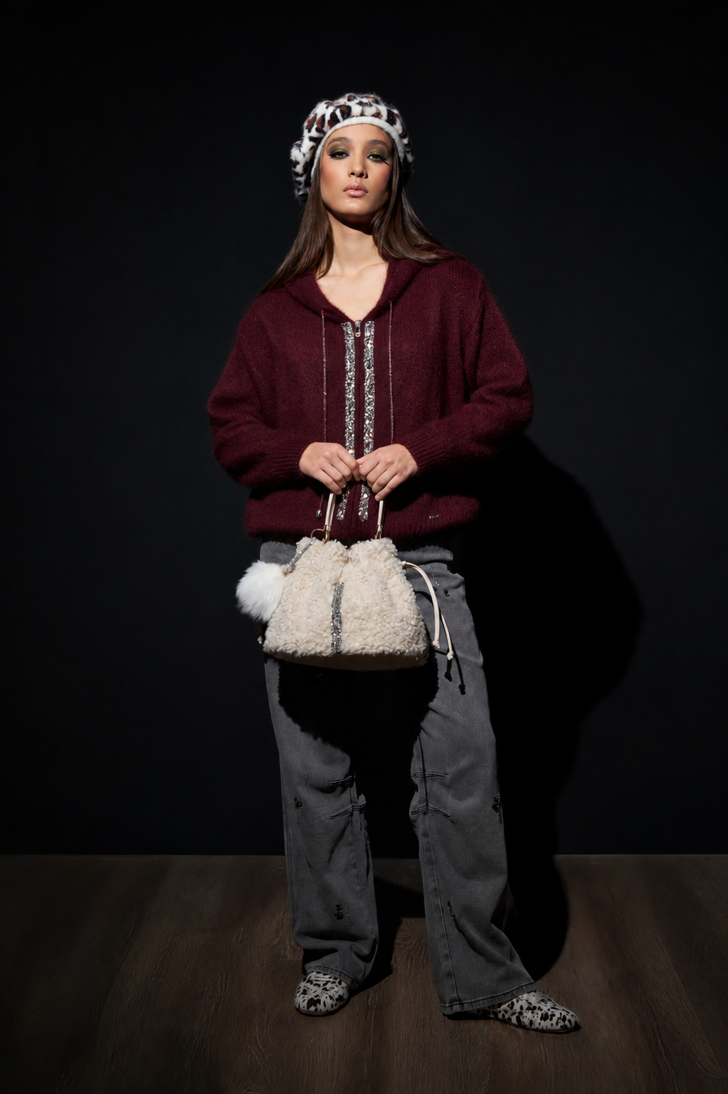 Cardigan de Malha com Aplicações Brilhantes – Pho Firenze