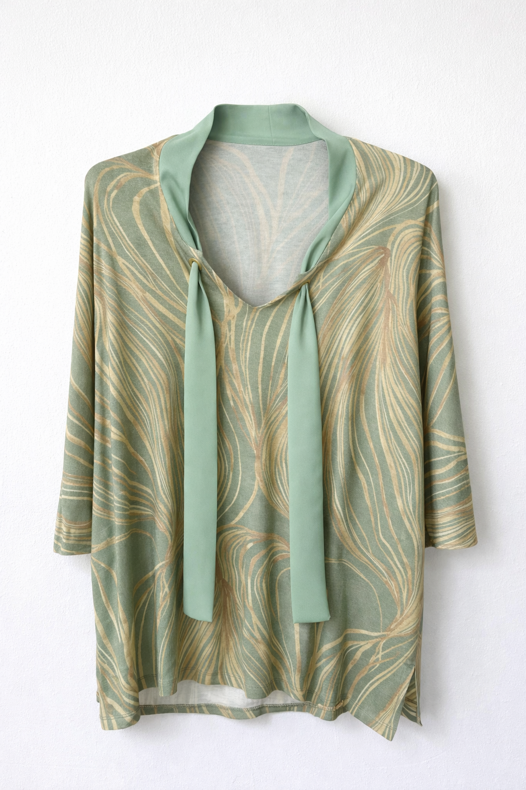 Blusa Verde Com Fitas No Decote E Padrão Fluido – Scripta