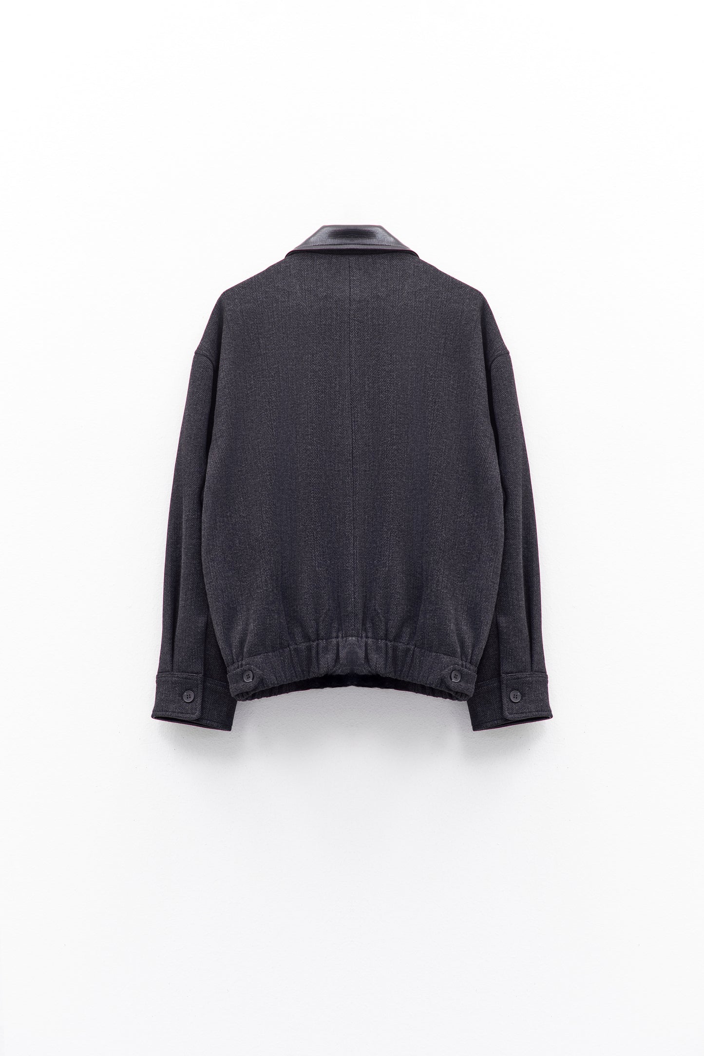 Casaco com Bolsos e Gola em Ecopele – ELEH