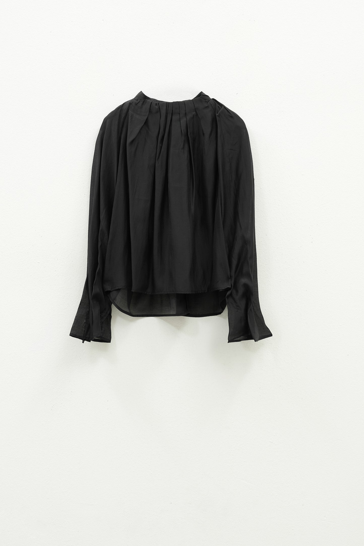 Blusa Preta Fluida Oversized – ELEH