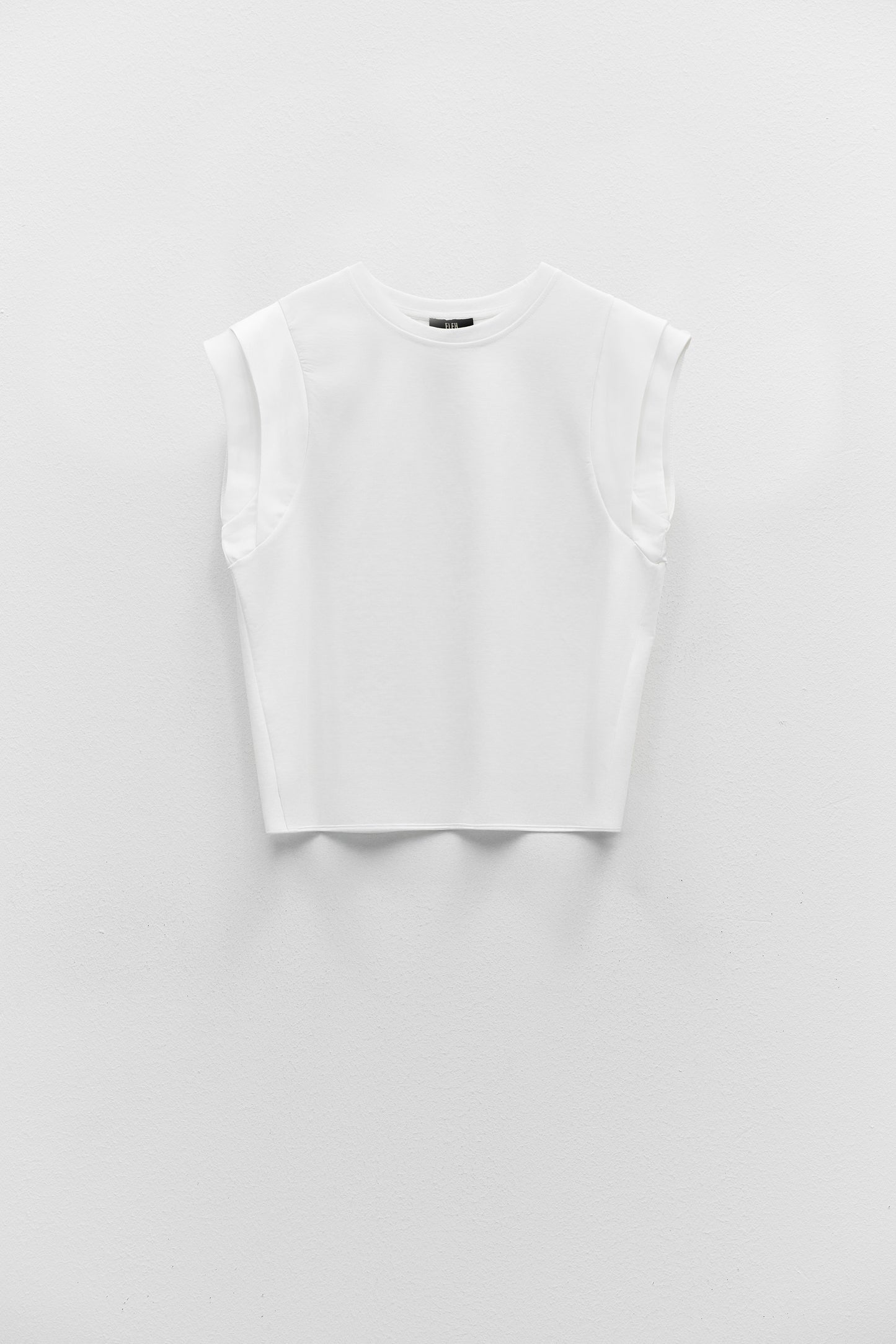 Top Branco Sem Mangas Com Ombros Estruturados – ELEH