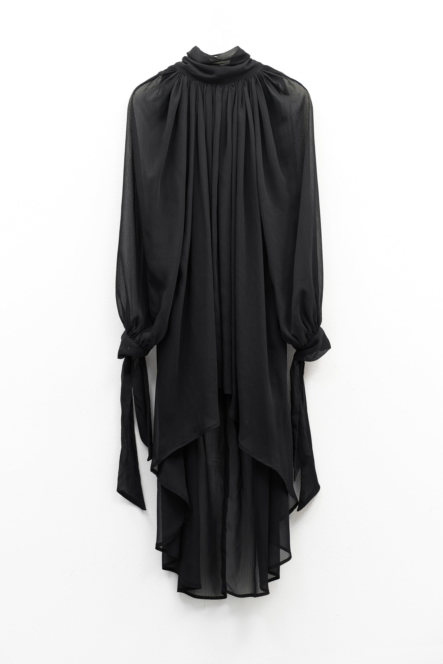 Vestido Preto Assimétrico Em Chiffon – ELEH