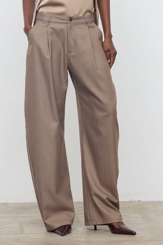 Calças Wide Leg com Pregas em Taupe Claro – Eleh
