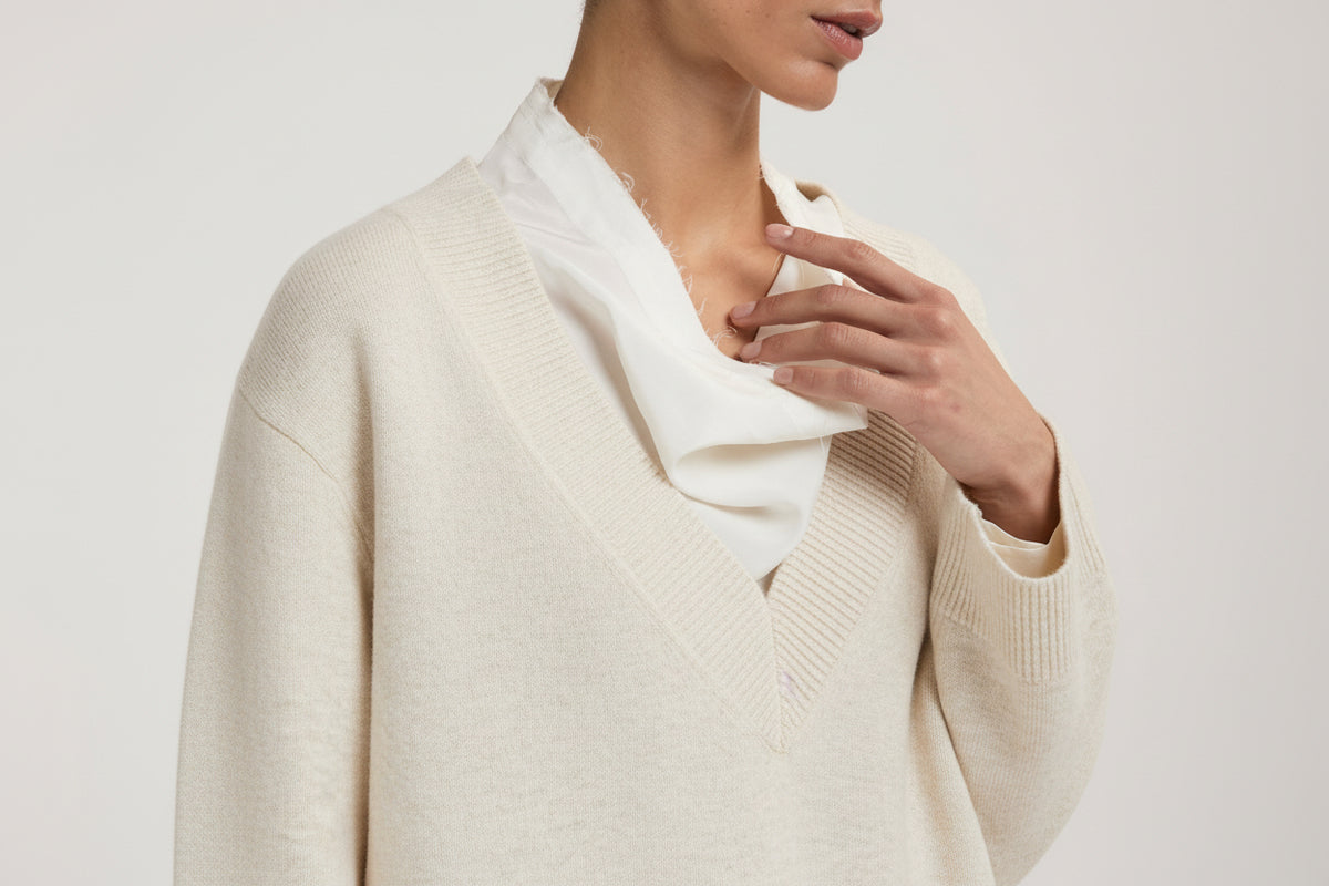 Camisola de Lã com Decote em V – Eleh