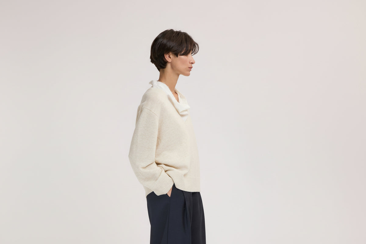 Camisola de Lã com Decote em V – Eleh