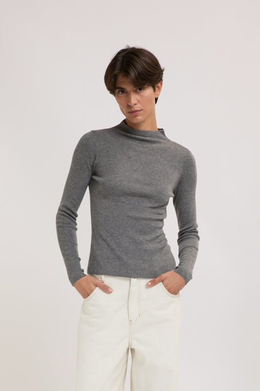 Camisola Fitted de Gola Alta – Eleh