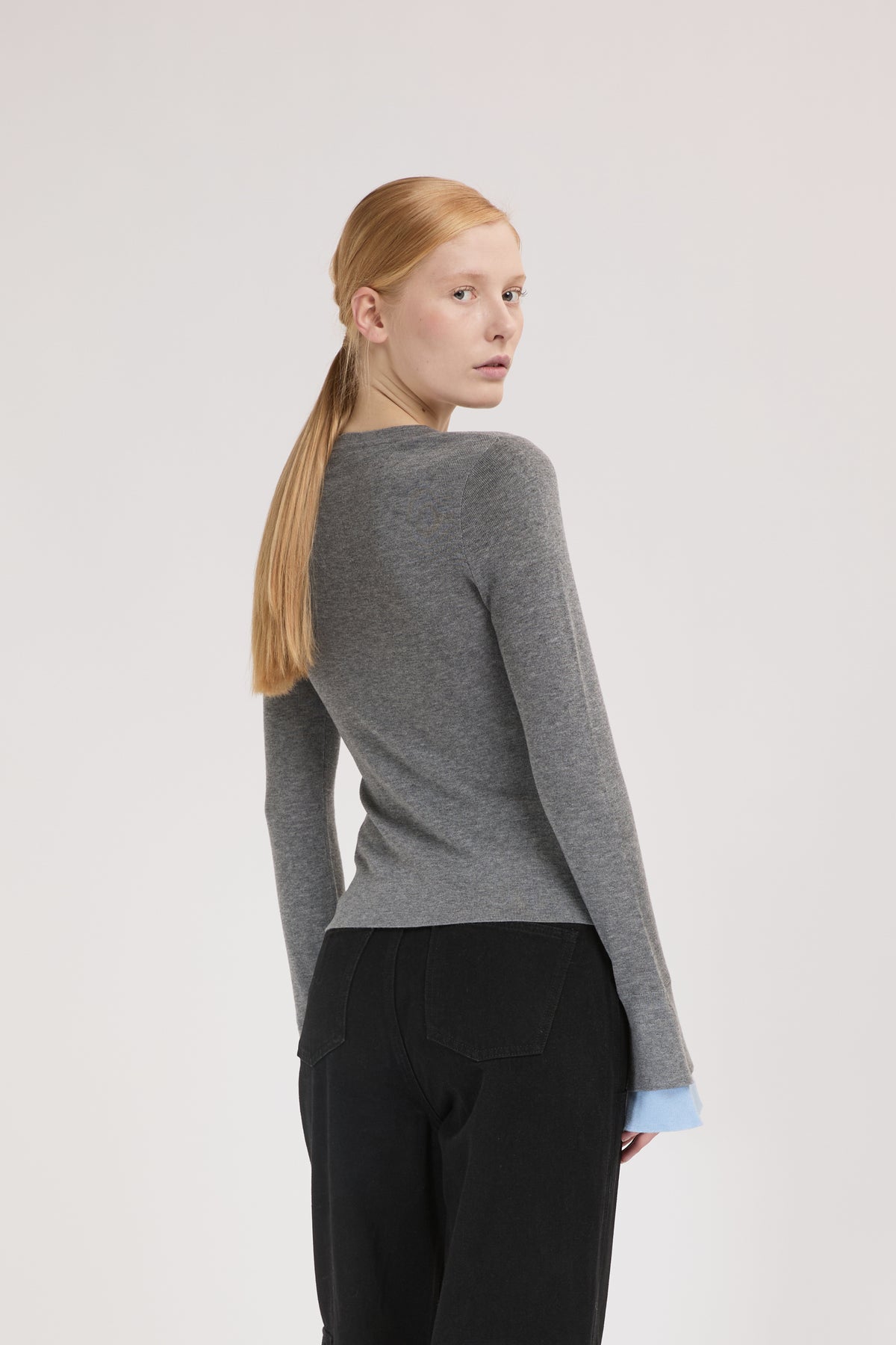 Camisola Fitted com Punhos Contrastantes – Eleh