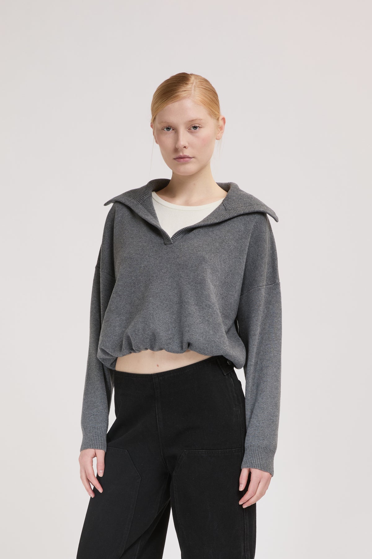 Sweatshirt Cropped com Gola Ampla – Eleh
