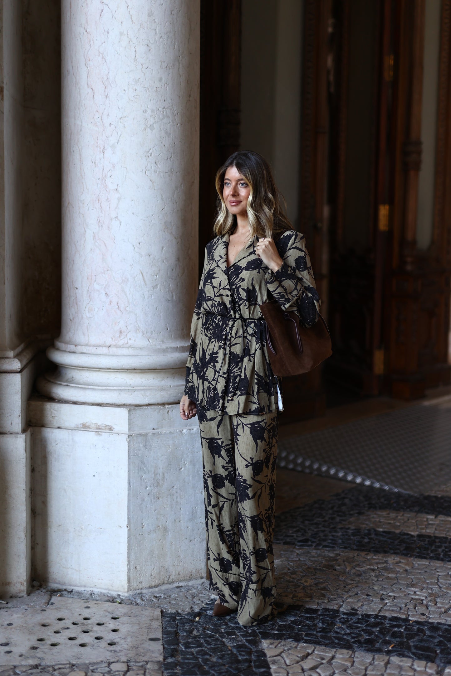 Blusa Estampada Com Decote em V - Scripta