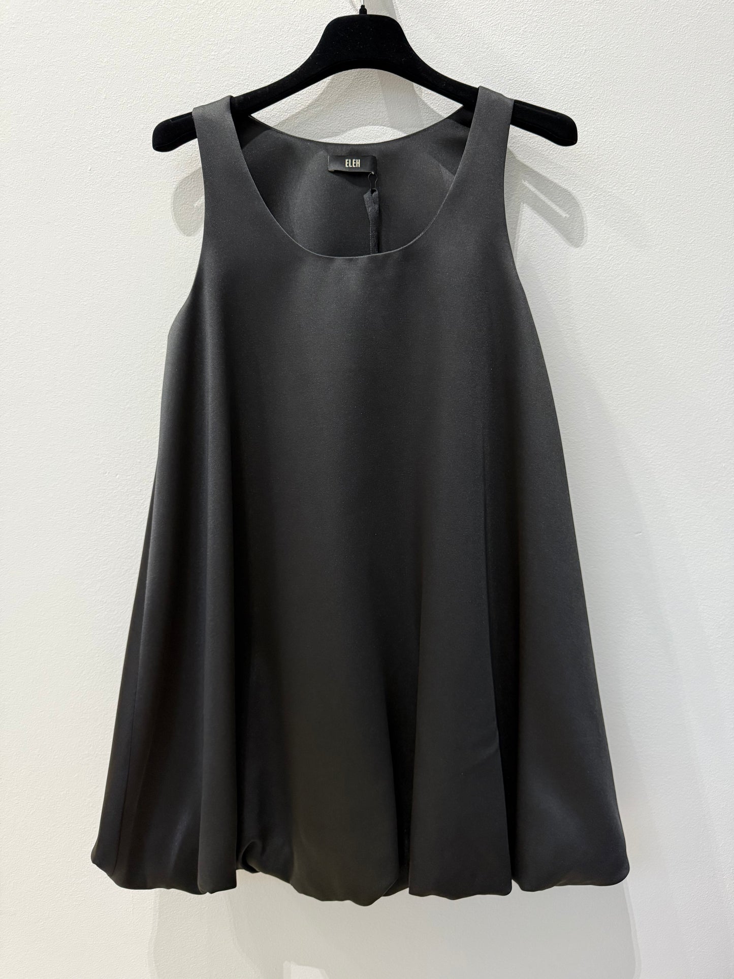 Vestido Abaloado Acetinado Preto – Eleh