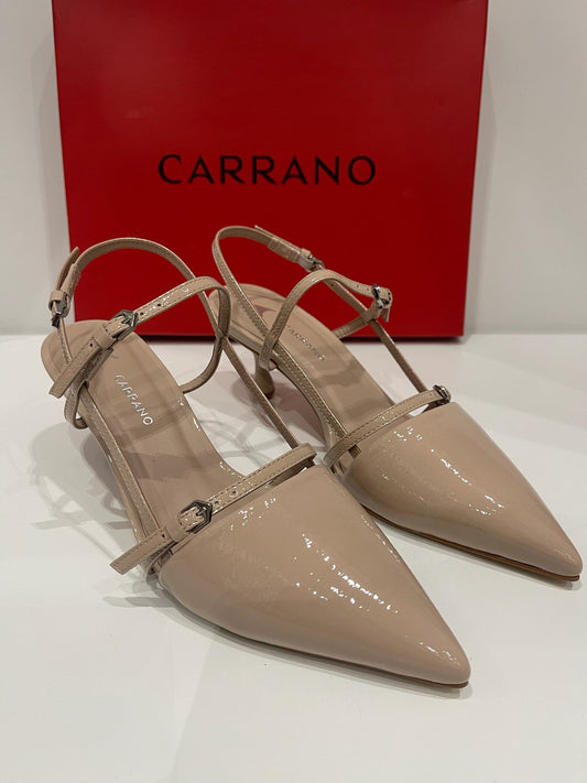 Scarpin Slingback Verniz com Salto Baixo – Carrano