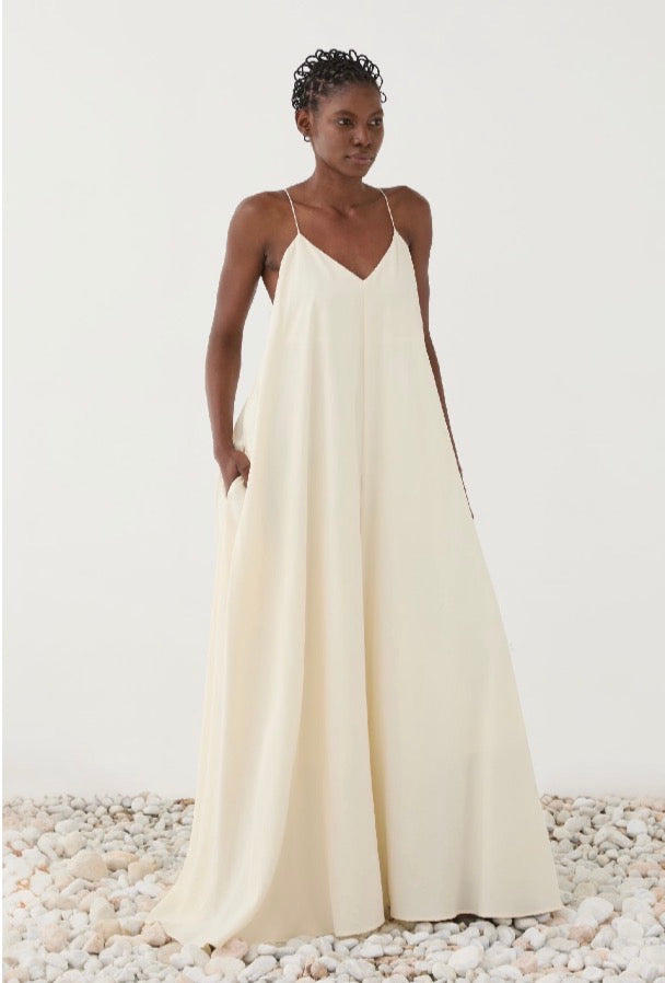 Vestido Longo Fluido com Alças Finas – Eleh