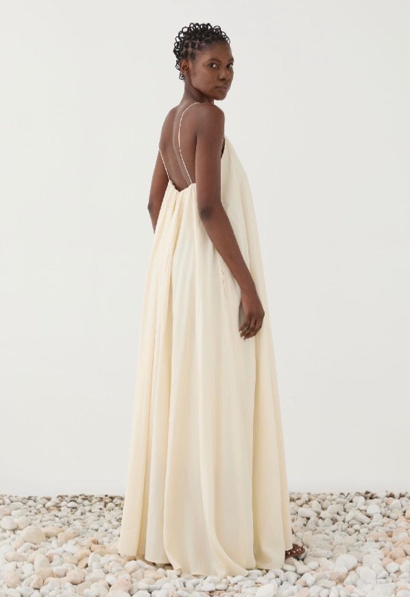 Vestido Longo Fluido com Alças Finas – Eleh