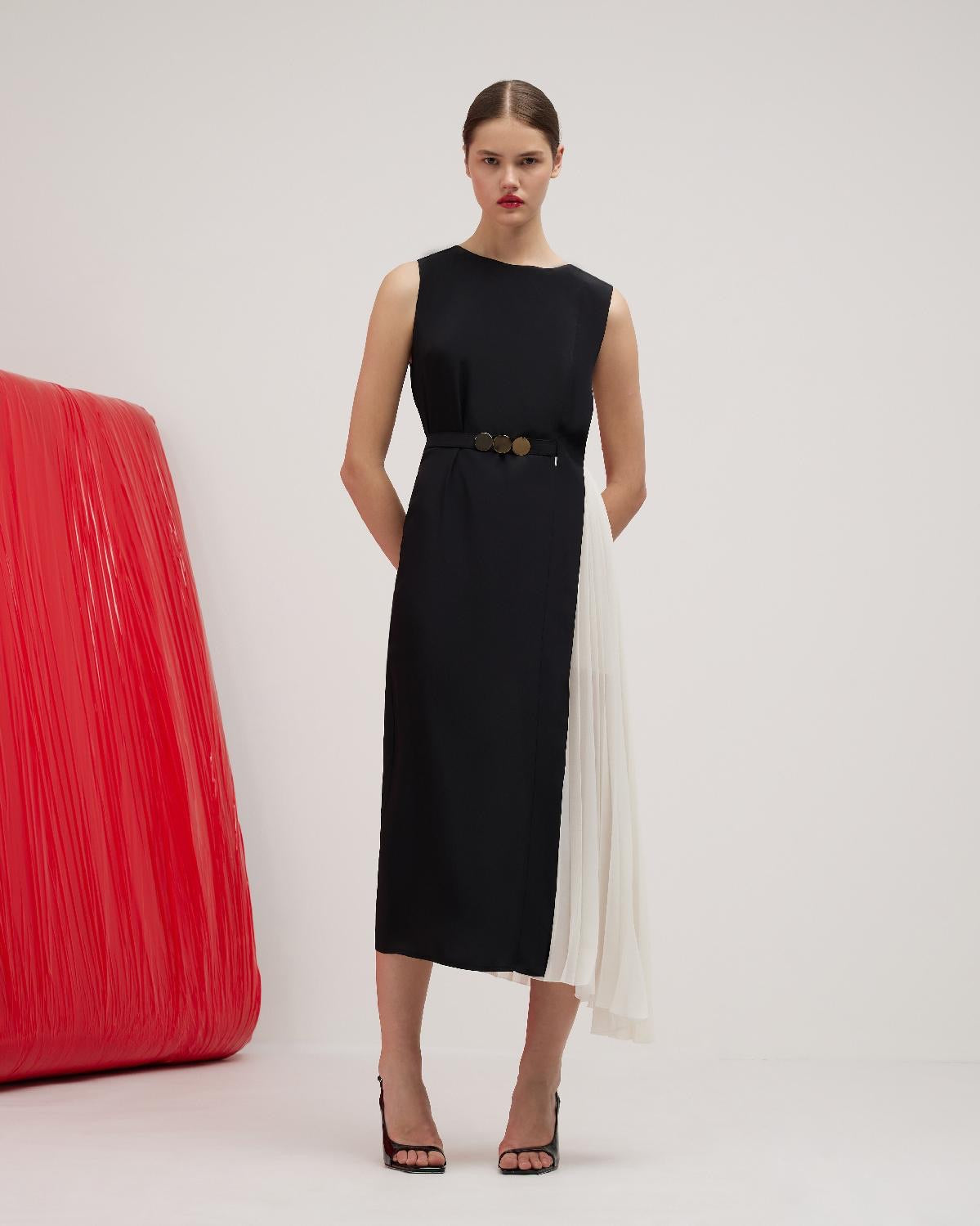 Vestido bicolor com detalhe plissado – Simona Corsellini