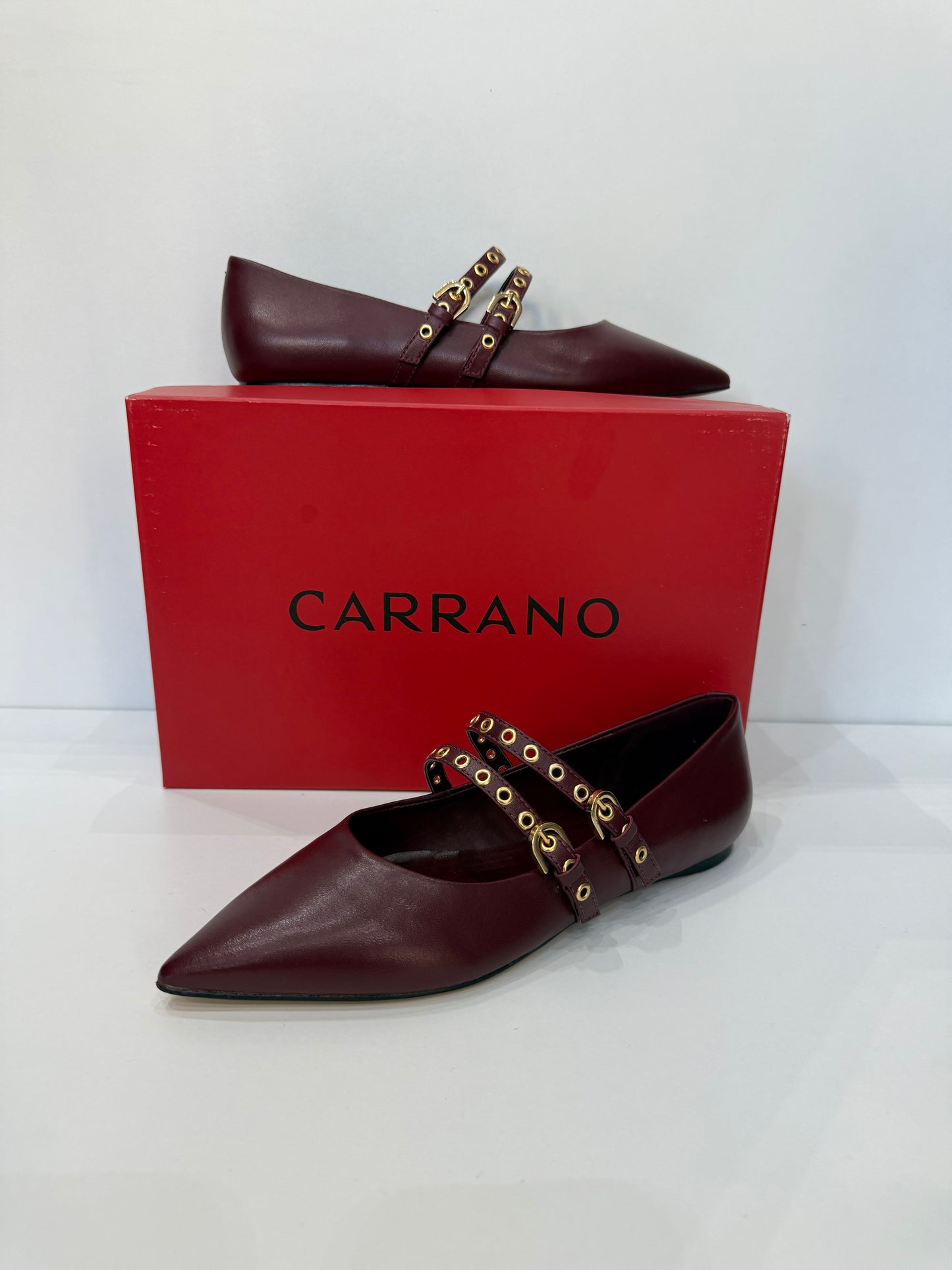 Sabrina com Fivela Cor Vinho MAHOGANY - Carrano