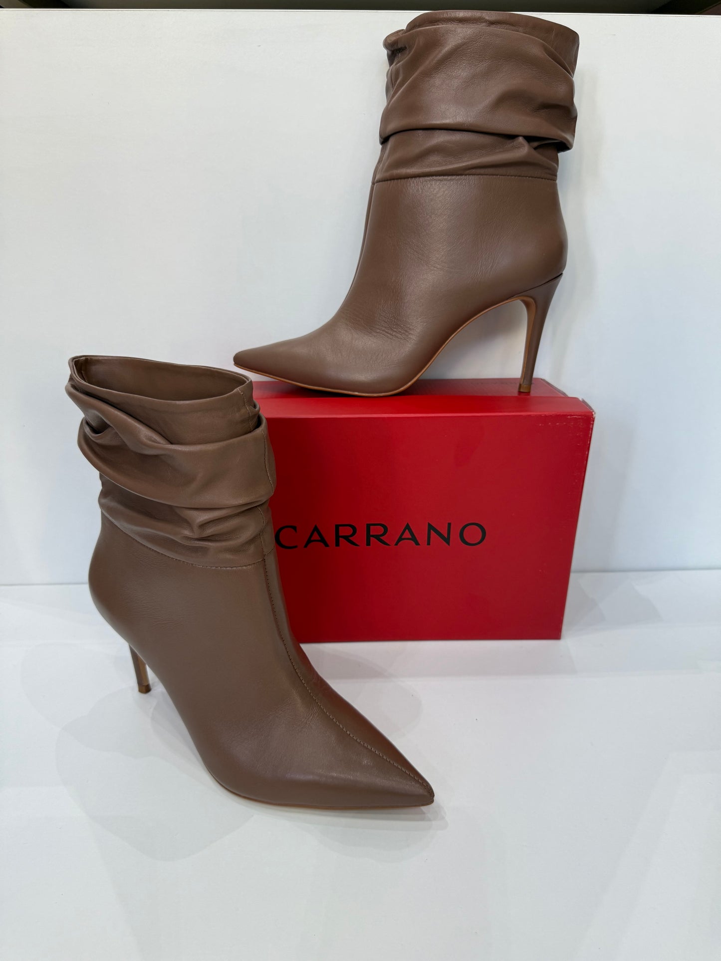 Botim em Pele Mocha - Carrano