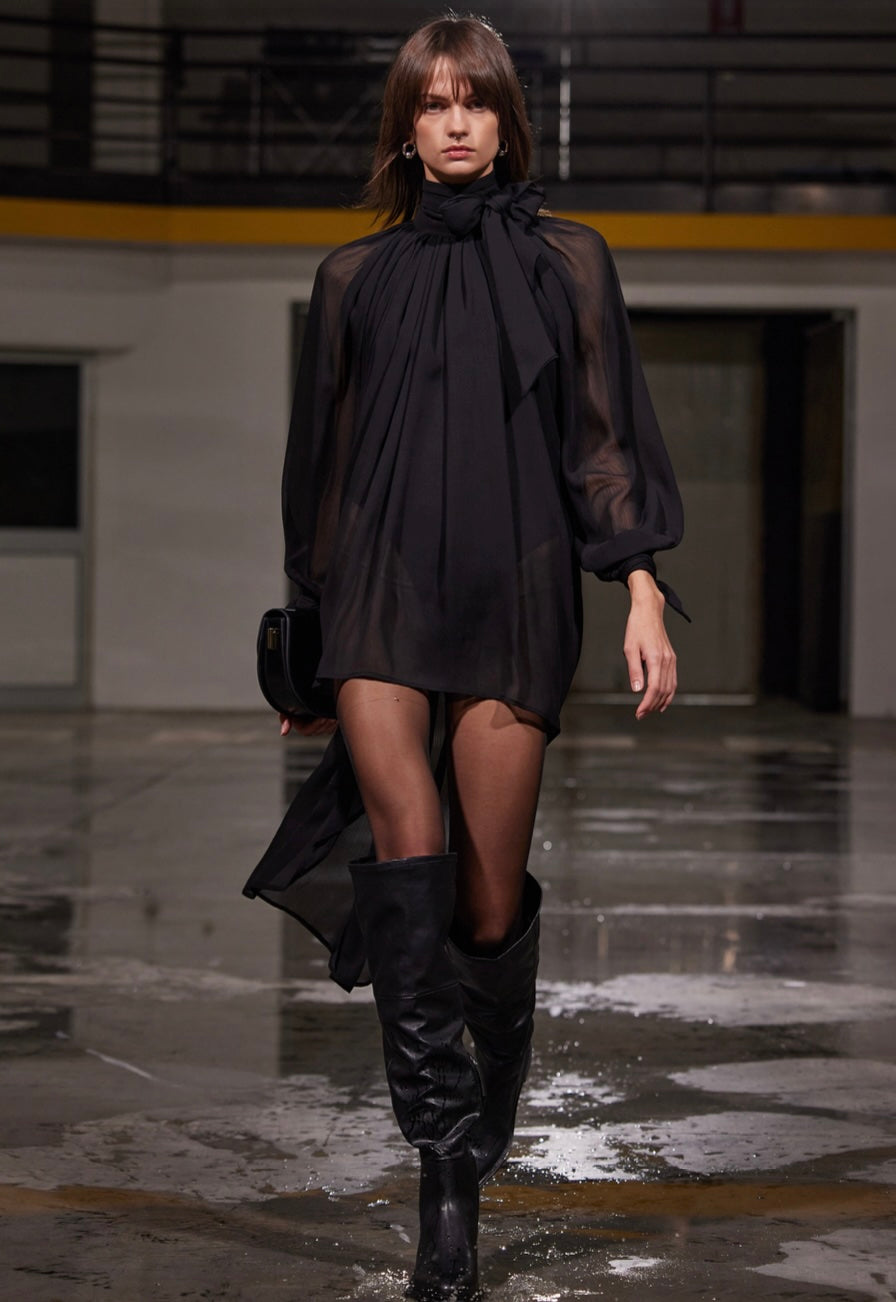 Vestido Preto Assimétrico Em Chiffon – ELEH