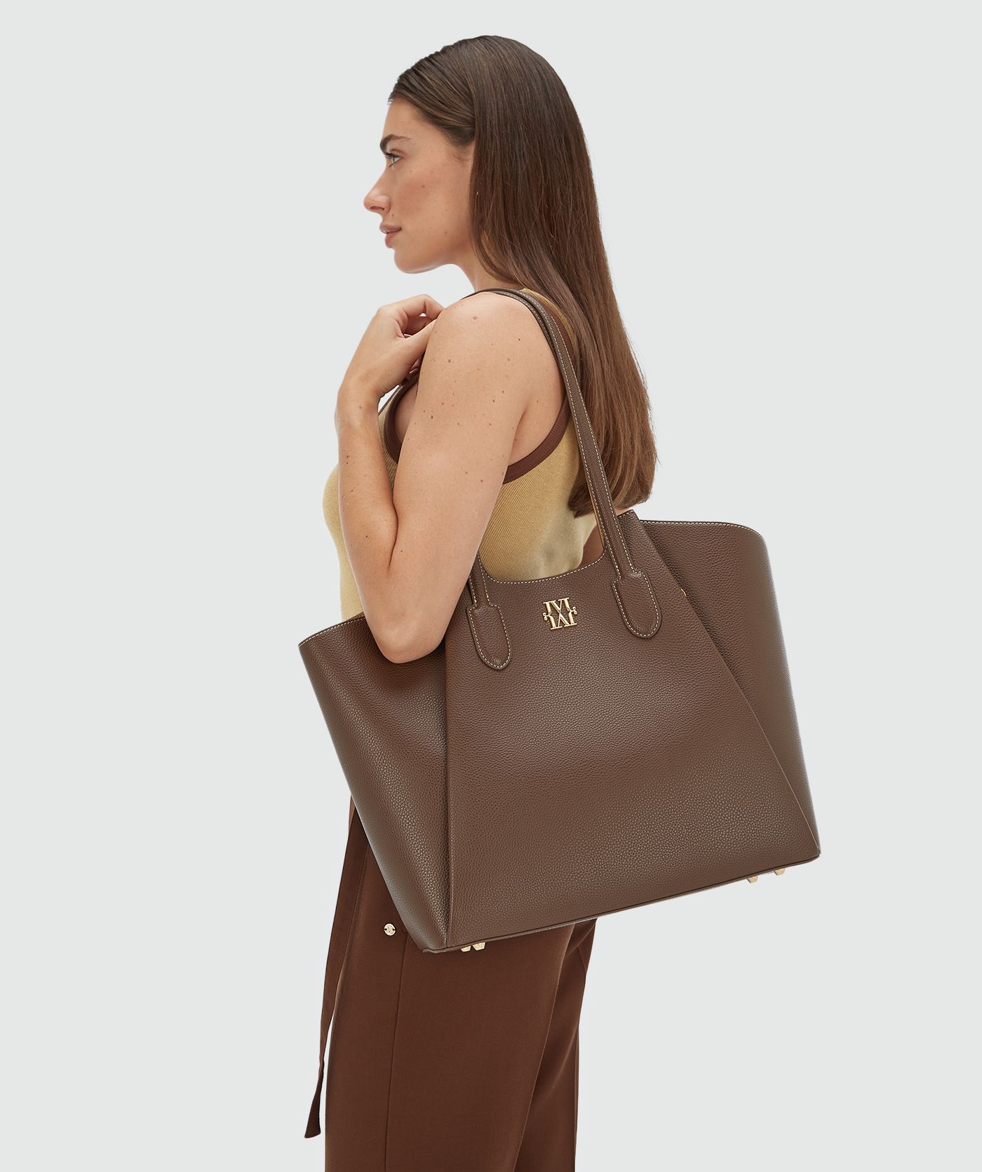 Mala Shopper Alisa - Josh V