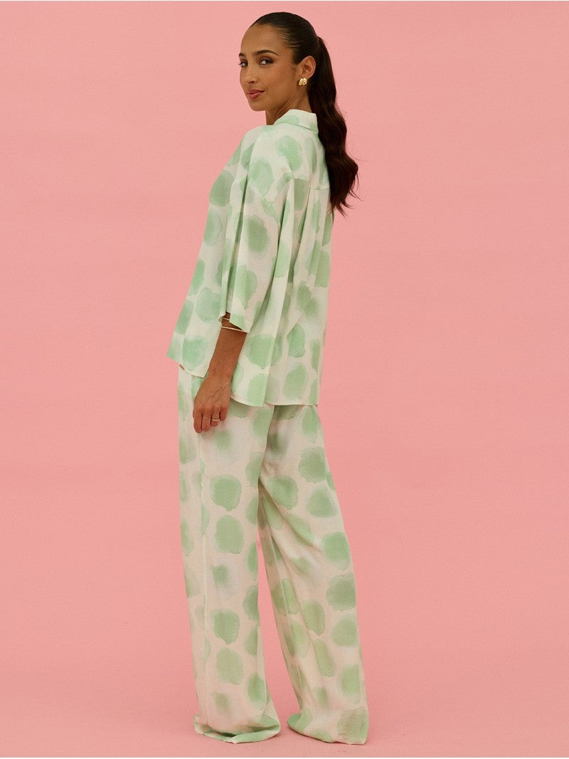 Calça Fluida Estampada com Bolsos Laterais – Scripta
