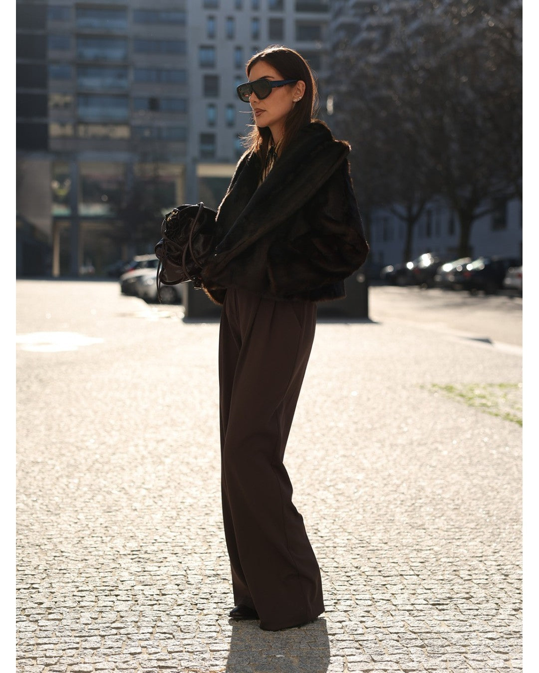 Calça Lisa Wide Leg com Pregas – Scripta — fotografia 5
