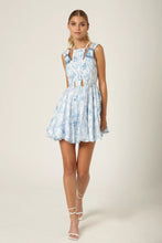 Load image into Gallery viewer, SHORT PLEATED DRESS - Masavi
