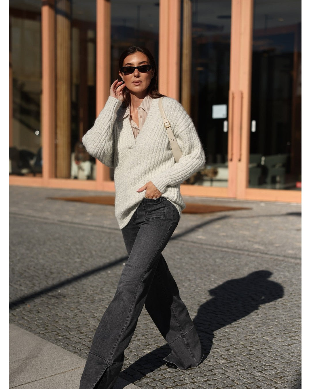 Jeans Wide Leg com Abertura na Bainha – Scripta — fotografia 3