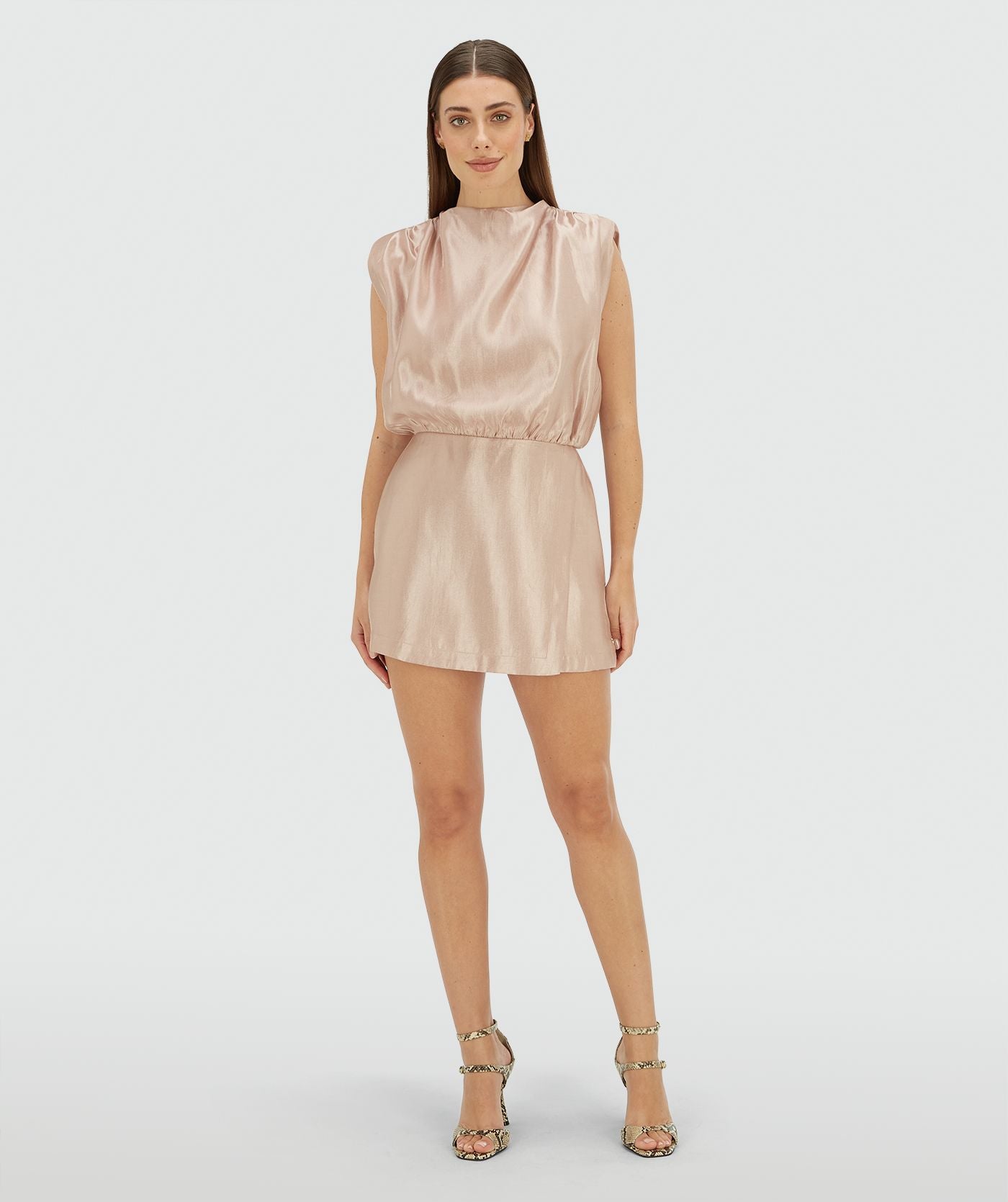 Vestido Curto Satinado Rosa – Josh V