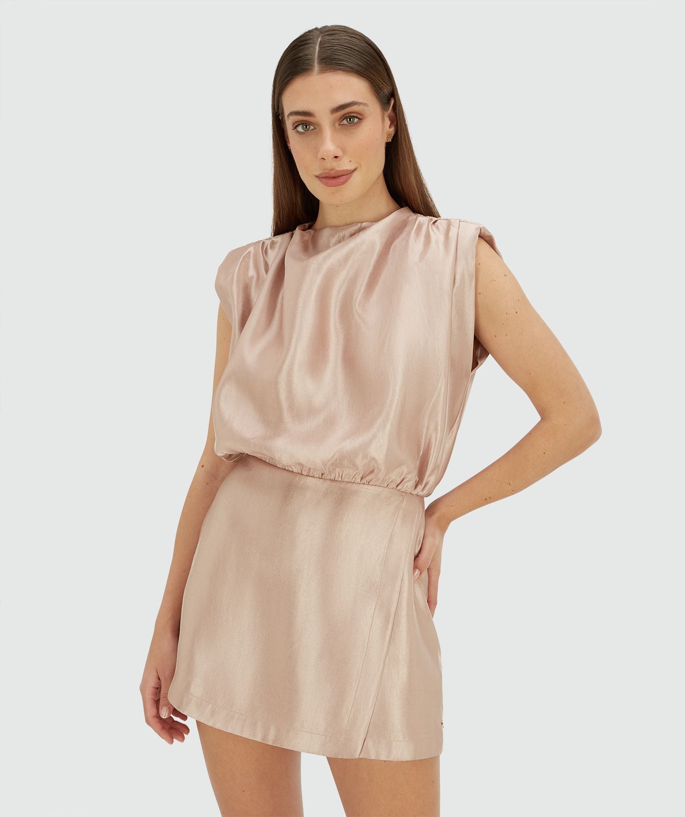 Vestido Curto Satinado Rosa – Josh V