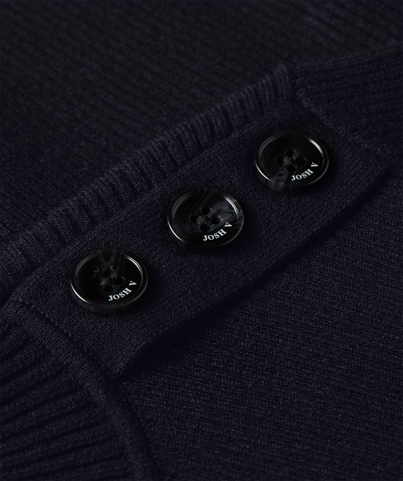 Top Justo LOUA Black - Josh V