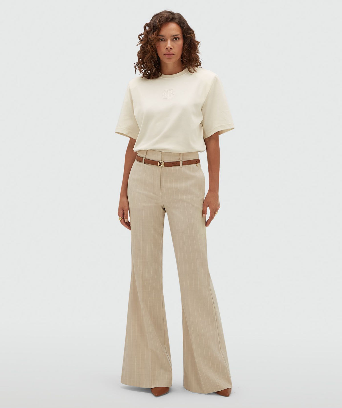 Body Oversized Poppy com Ombreiras – Josh V — fotografia 2