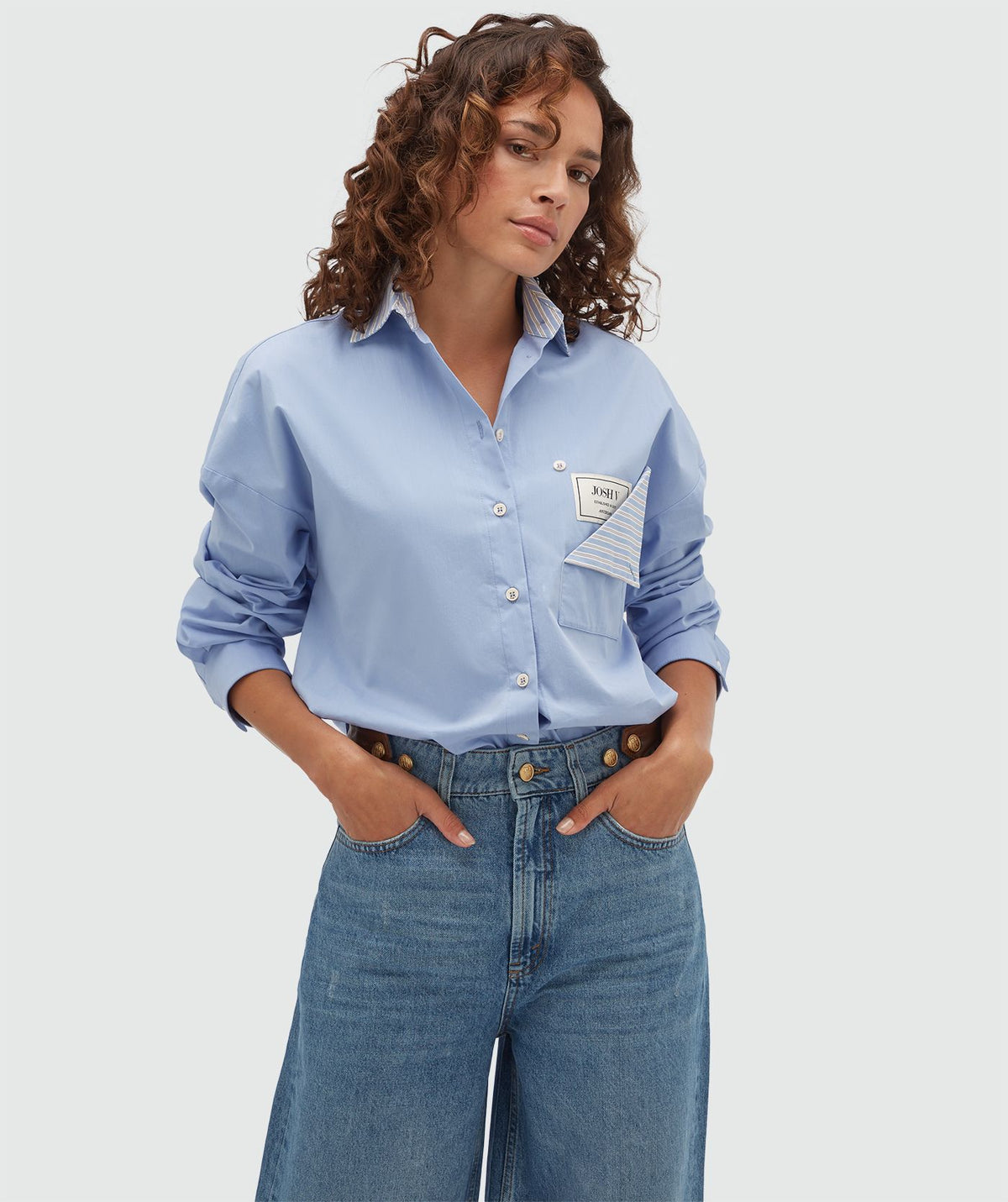 Blusa Oversized Romulo às Riscas – Josh V — fotografia 1