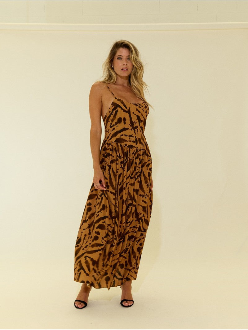 Vestido Comprido Estampado com Decote Fluido – Scripta