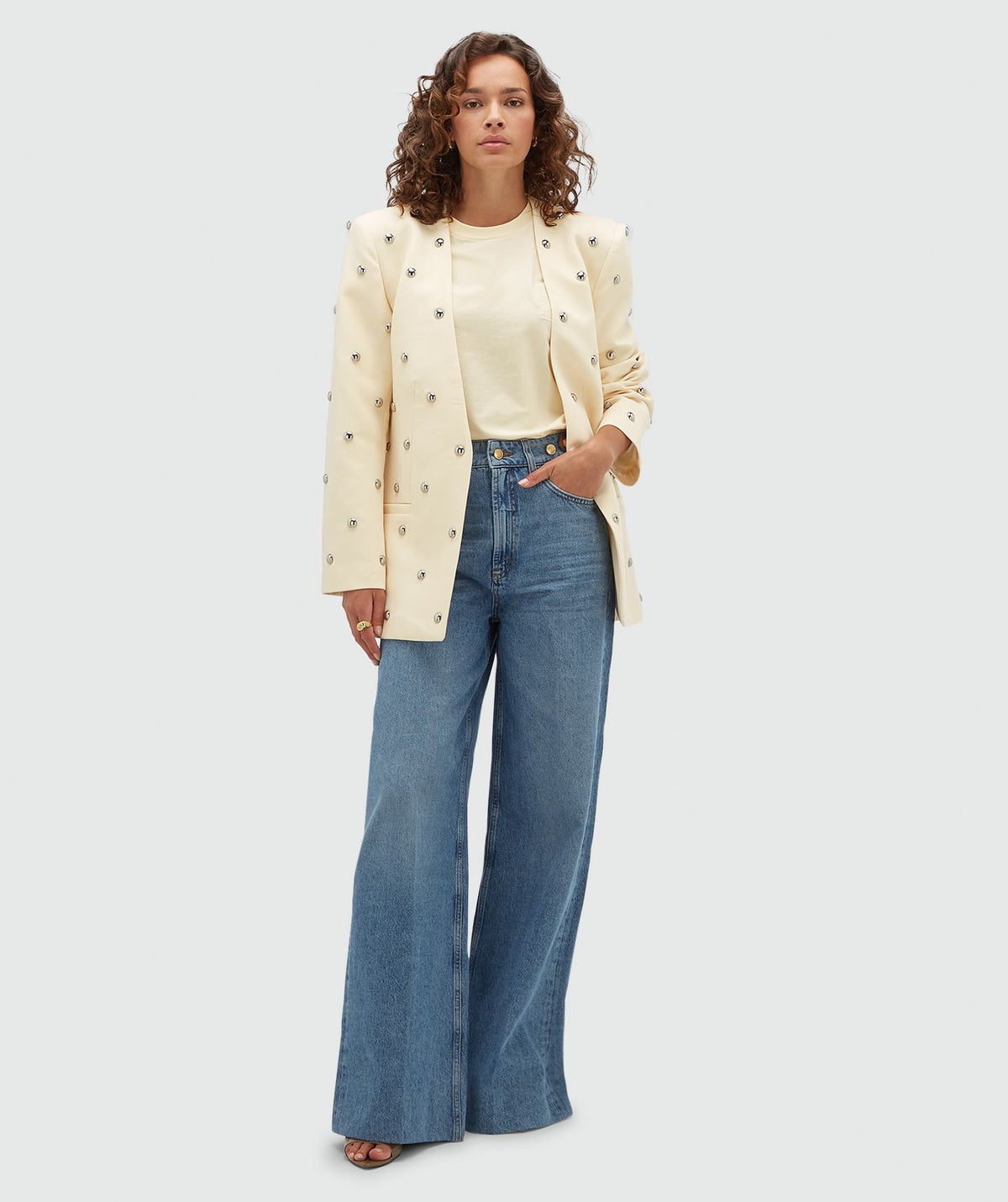 Blazer Oversized Yven com Tachas – Josh V — fotografia 4